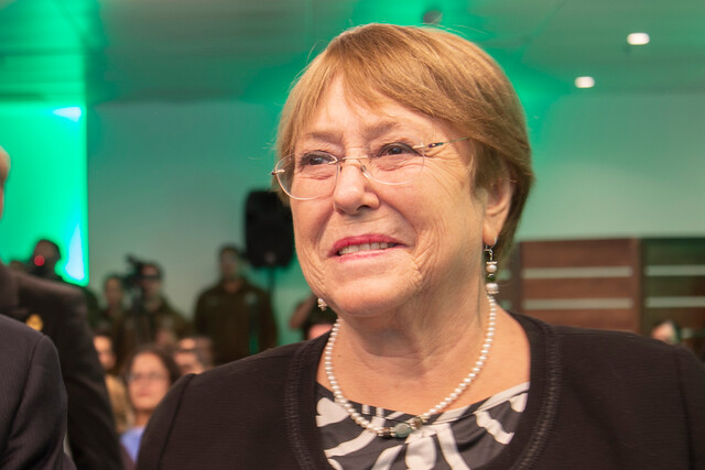 Bachelet prepara en contra