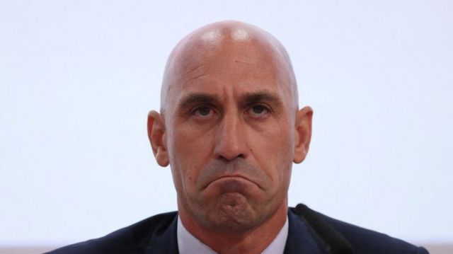 Luis Rubiales tiene restricción contra Jenni Hermoso.