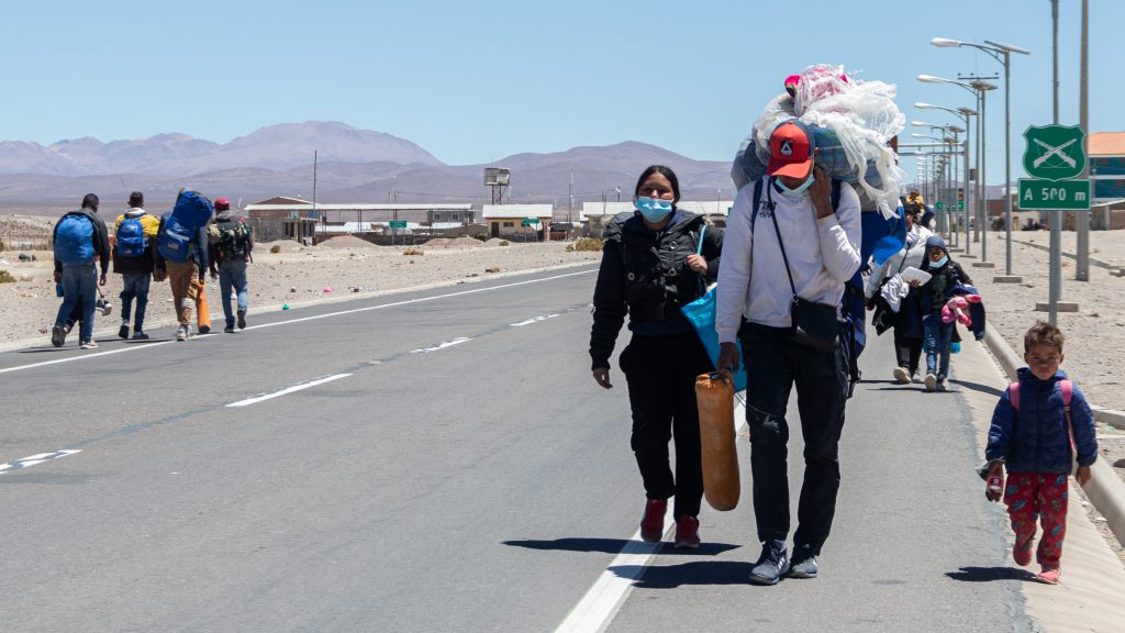 migrantes ingresan a Chile