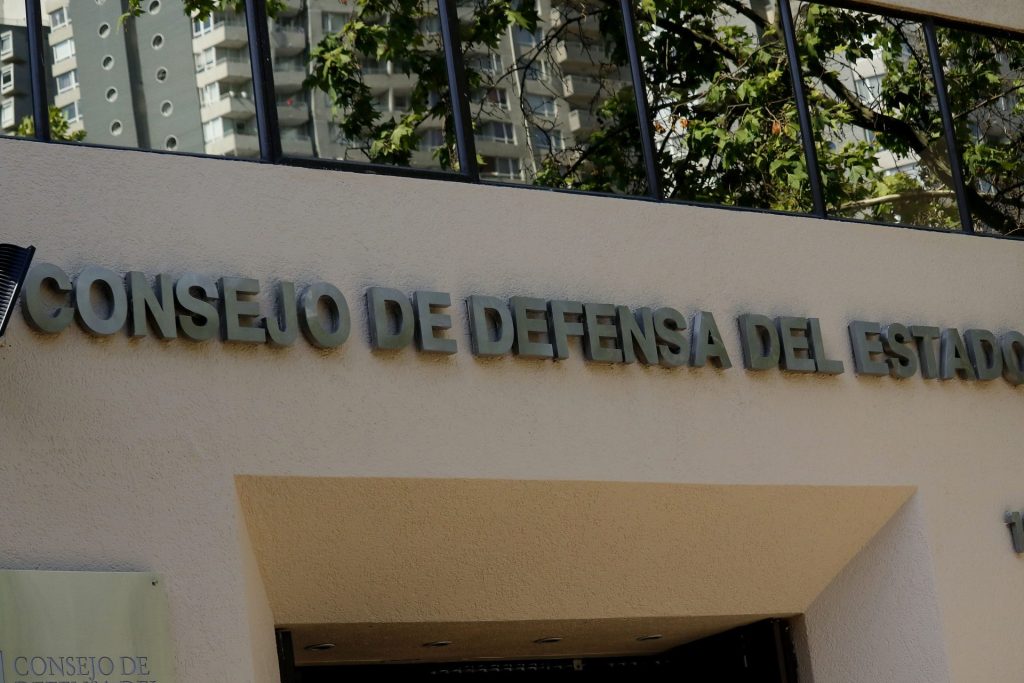 CDE se querella por malversación de fondos públicos en la municipalidad de Algarrobo.