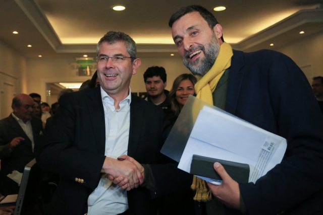 Andrés Jouannet junto a Cristián Wrnken en la recolección de firmas de Amarillos por Chile.