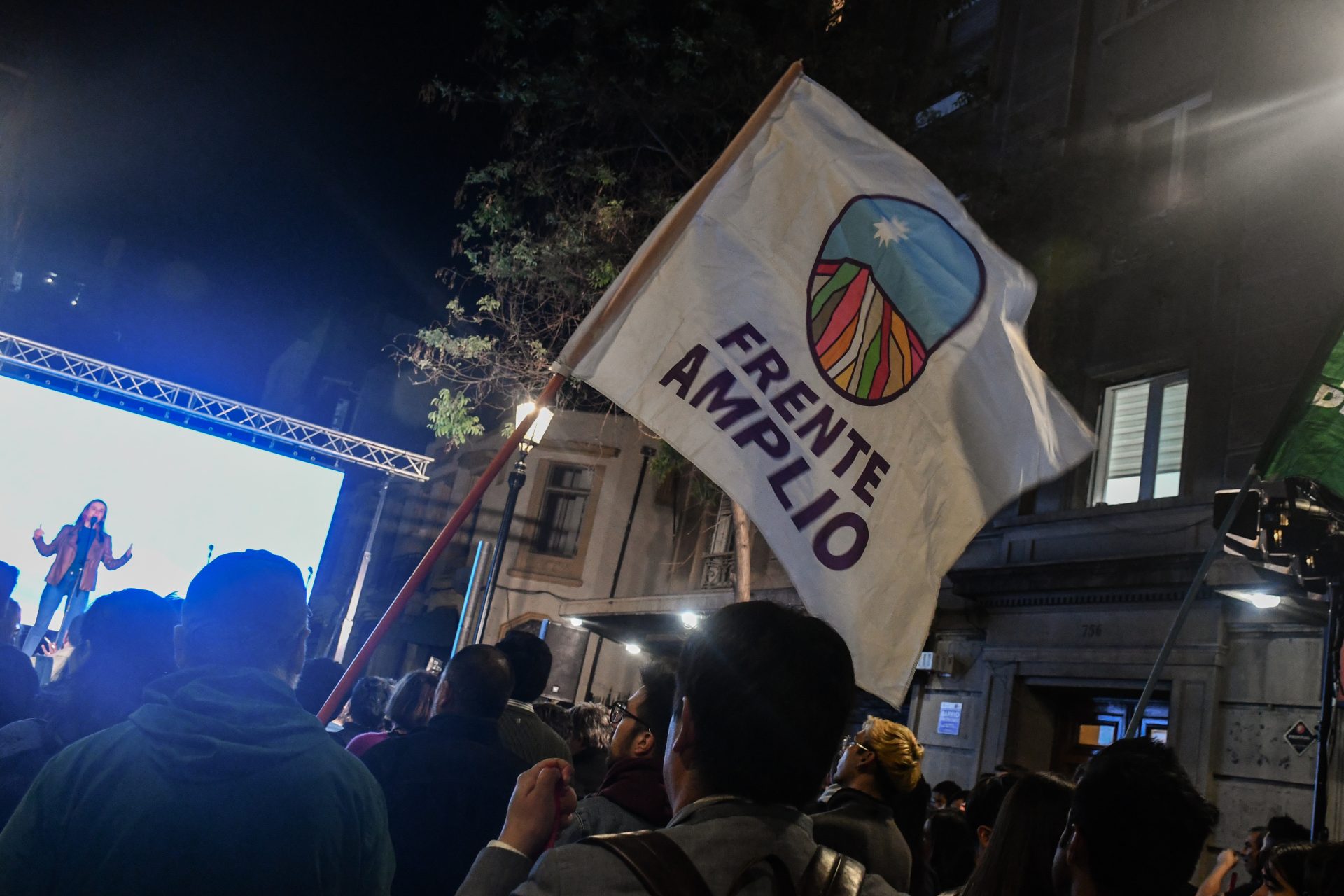 Frente Amplio va En contra de la nueva Constitución