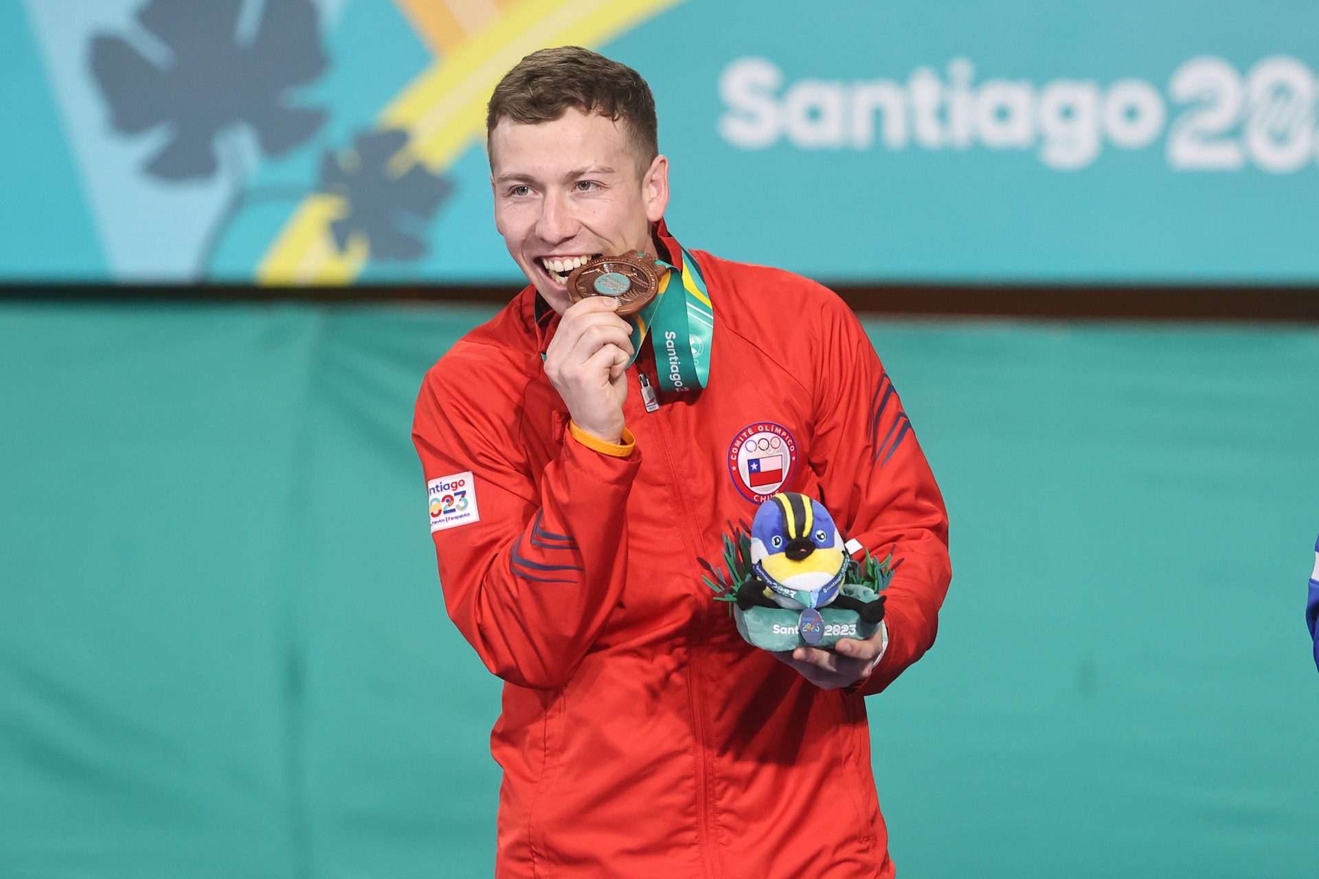 ¡Felicitaciones Team Chile! Camilo Velozo se queda con el bronce en Karate Kumite -67 kilos.