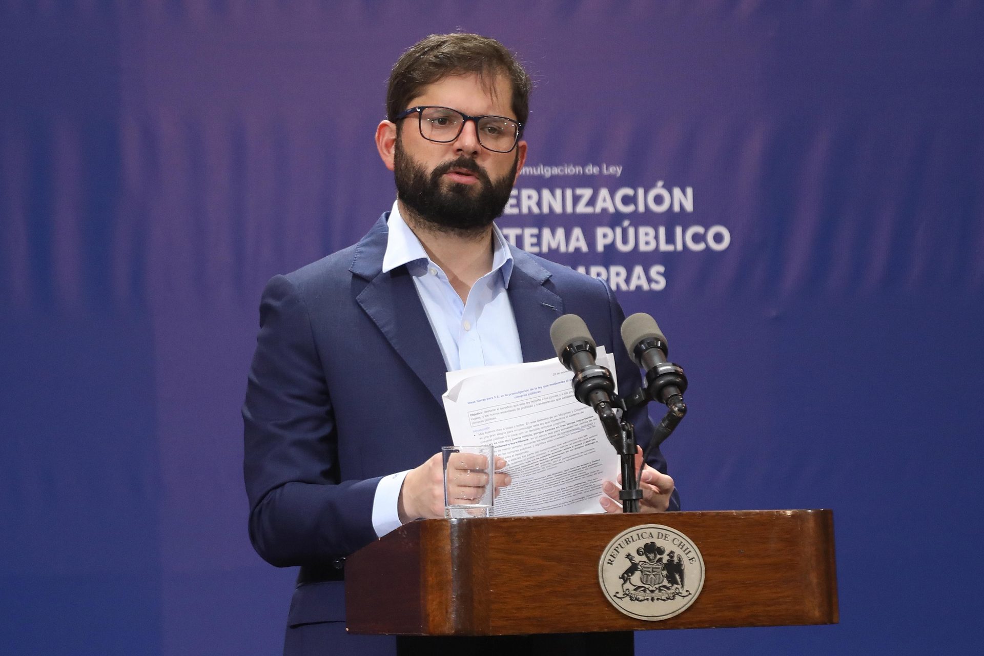 El mea culpa de Boric: "No debilitemos las autoridades como quizás nosotros lo hicimos".