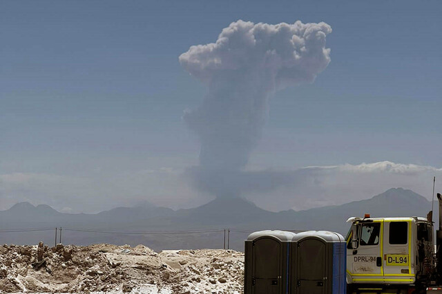 Erupción del volcán Marapi en Indonesia deja 11 fallecidos
