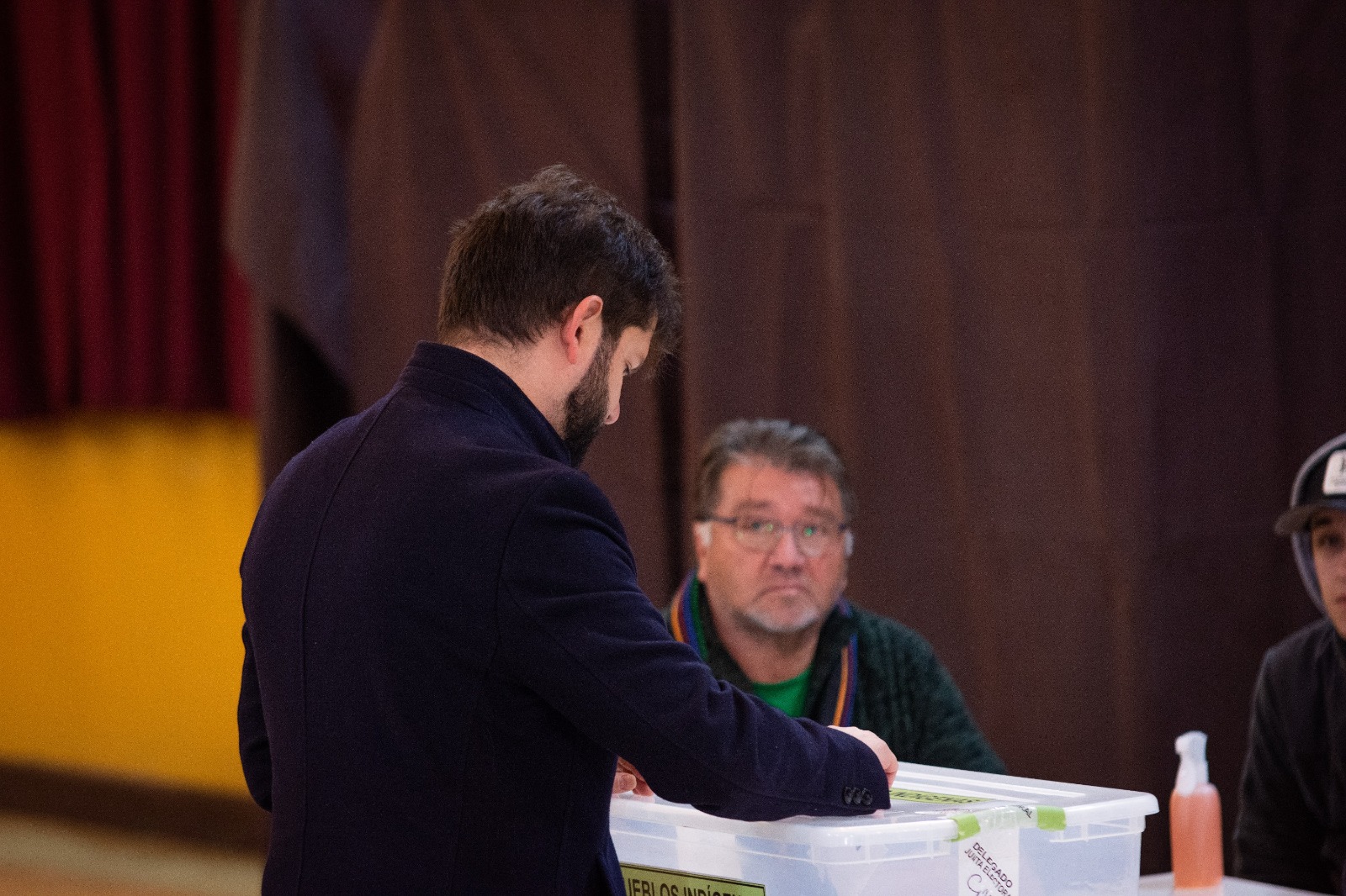 Plebiscito: Boric arriba a Punta Arenas.