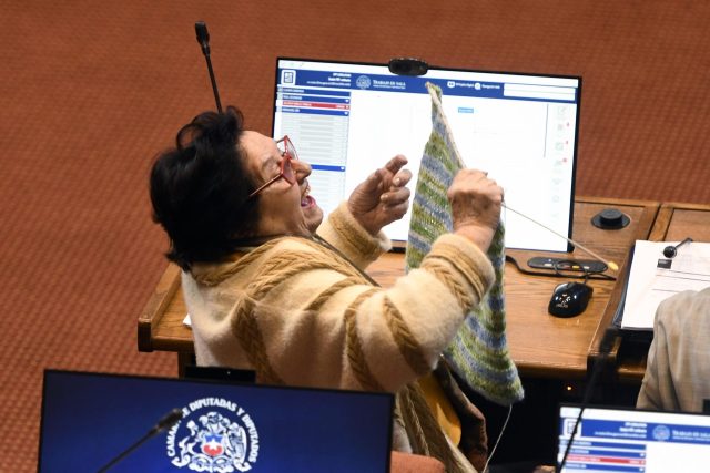 Diputada Cordero lleva en desafuero 5 meses y le siguen pagando.