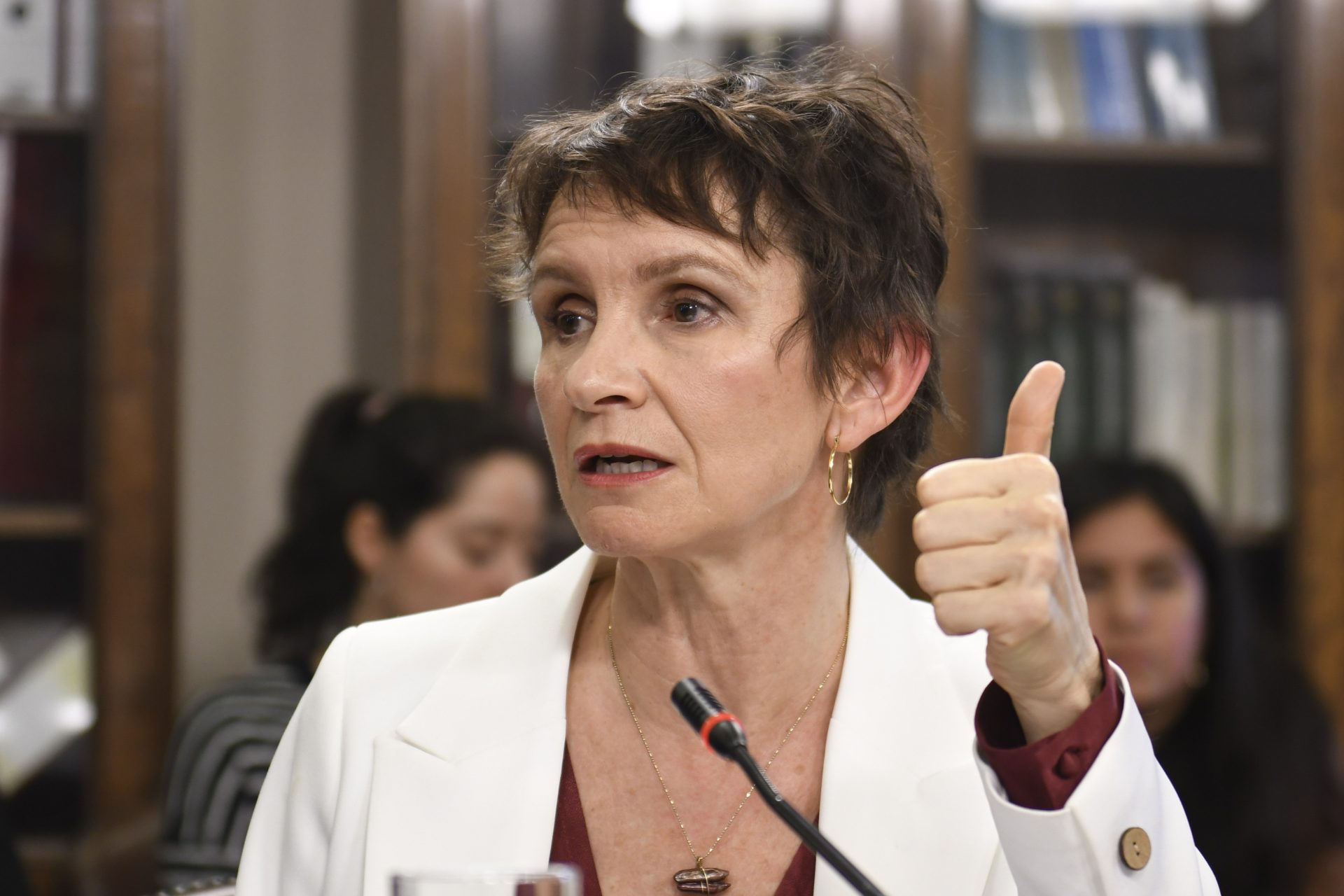 Tohá: el Gobierno "está insistiendo en buscar soluciones", no en sus reformas.