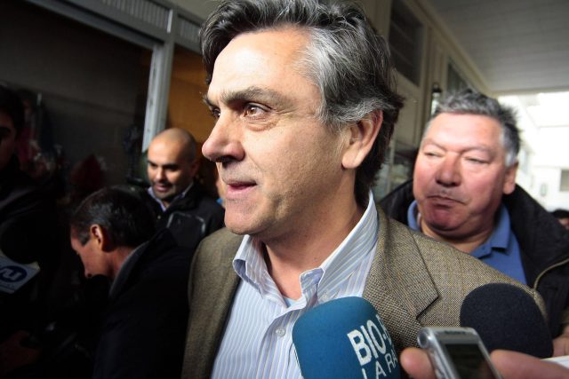 Longueira advierte que Chile Vamos podría "desaparecer" de no ser "bien liderado".