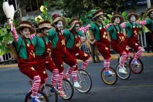 El Paris Parade recorrerá este domingo las calles de Santiago