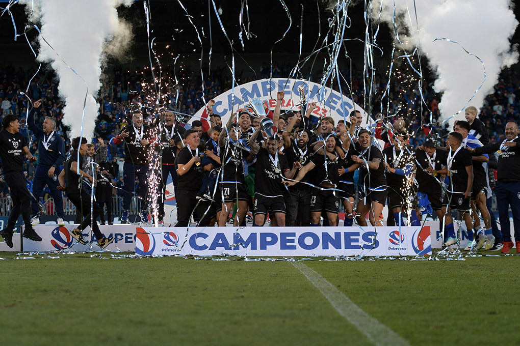 Directiva de Huachipato se va.