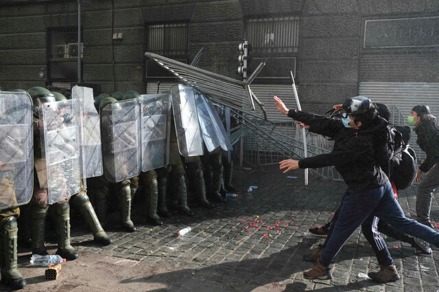 Dan a conocer agresión a Boric durante visita a presos del Estallido Social.