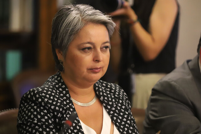 Jeannette Jara niega que Presidente le haya dado permiso para ir a casa de Zalaquett.