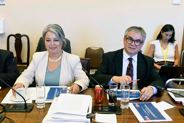 Sigue la discusión de reforma previsional en comisión de Hacienda.
