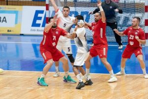 La selección chilena de balonmano logró un empate agónico ante Argentina por 27-27