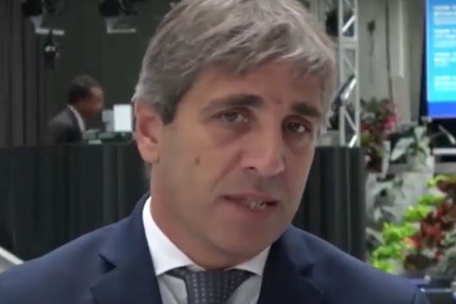 Argentina y el FMI llegan a acuerdo para refinanciar 44.000 millones de dólares