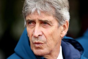 Pellegrini habló antes del debut en La Liga y aclaró su futuro: no le preocupa renovar, su foco está en competir con Betis.