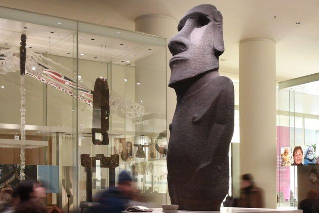 El alcalde de Rapa Nui, Pedro Edmunds Paoa, abordó la controversia en torno al Moai Hoa Hakananai’a que se encuentra en el Museo Británico de Londres, una situación que ha generado debate en las redes sociales de la institución.