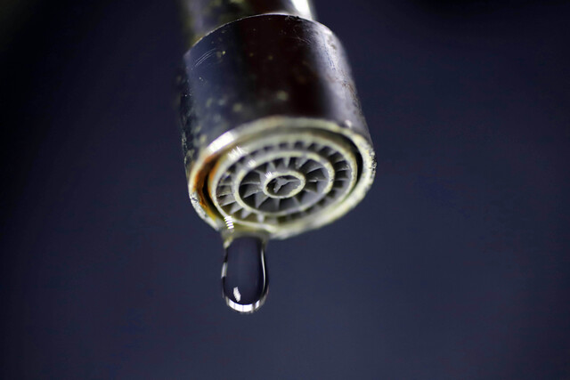 Vecinos del sector Las Parras en Valdivia, región de Los Ríos, interpusieron un recurso de protección contra la empresa Aguas Décima, señalando presuntos incumplimientos en el proyecto destinado a proveer agua potable en la zona.