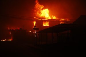 Los damnificados del gran incendio que afectó a Viña del Mar, Quilpué y Villa Alemana enfrentaron diversas dificultades tras las recientes lluvias en la región de Valparaíso.