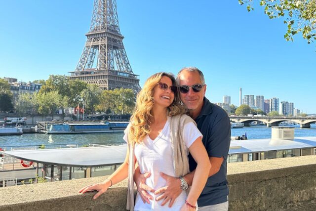 Este viernes 2 de febrero, se dio la bienvenida al hijo de Soledad Onetto. La confirmación de la feliz noticia provino de Priscilla Vargas durante la emisión matinal de Canal 13, en el programa "Tu Día". De esta manera, la reconocida presentadora de noticias experimentó la alegría de convertirse en madre por primera vez, compartiendo este momento especial junto a su pareja, Andrés Barrios.