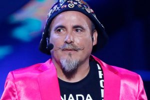 Una noche devastadora experimentaron los residentes de El Olivar, en la comuna de Viña del Mar, debido a un incendio que arrasó con numerosas viviendas y provocó pérdidas humanas. En respuesta a esta tragedia, durante la mañana, se desplazó un considerable contingente de bomberos al lugar, incluido Paul Vásquez.