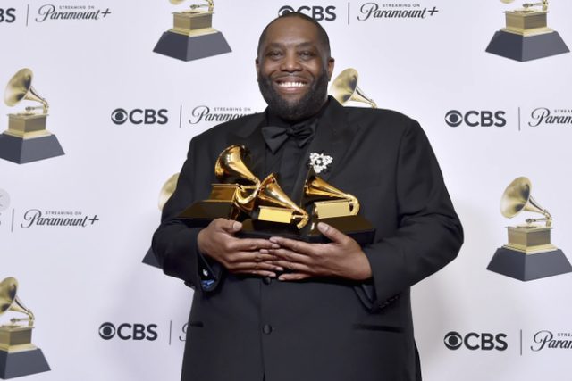 El rapero y activista Killer Mike experimentó un giro inesperado de eventos el domingo durante la ceremonia de los Grammy, donde fue arrestado después de asegurarse tres premios, marcando su regreso triunfal después de más de dos décadas.