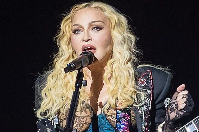 Durante su actuación en Seattle, Estados Unidos, Madonna experimentó un incidente en el escenario que captó la atención del público.