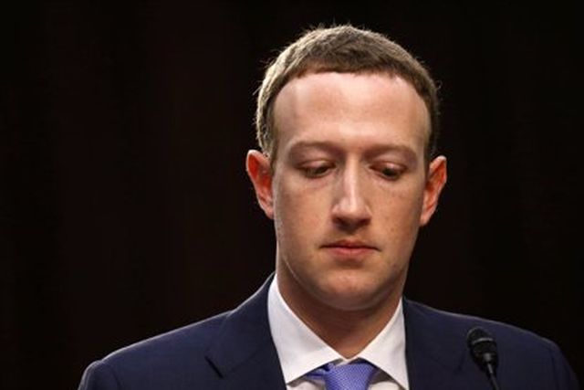 En una tensa comparecencia ante el Senado enfocada en la seguridad de las redes sociales, Mark Zuckerberg, CEO de Meta, la matriz de Facebook, Instagram y WhatsApp, se vio confrontado por el senador Josh Hawley.