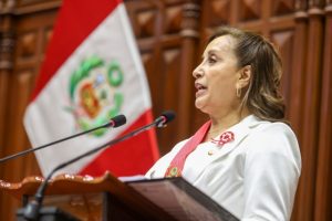 Presidenta de Perú está siendo investigada por la Fiscalía