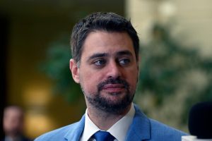 Manouchehri pide renuncia de Matthei: se le paga para ser alcaldesa y no para ser candidata.