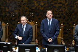 Walker asegura que llegará a acuerdo "integral" en reforma previsional.