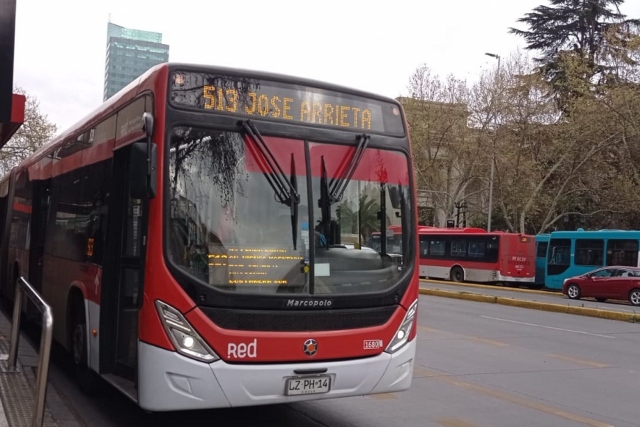 Región Metropolitana: Chofer de bus golpeó a ciclista