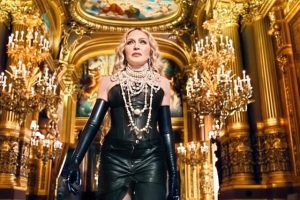 Madonna y su gira "The Celebration Tour" no incluirán una parada en Chile. La cantante confirmó que el cierre del tour será un concierto gratuito en la playa de Copacabana de Río de Janeiro, el próximo 4 de mayo, como se venía especulando en las últimas semanas.