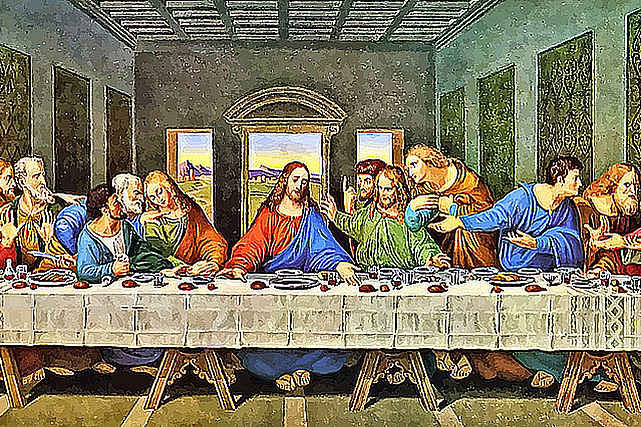 Según los Evangelios, en la tarde del jueves antes de Pascua, durante su última cena con los apóstoles, Jesús instituyó la Eucaristía como parte de la comida ritual judía de Pesaj, esto fue lo que comieron en la última cena.