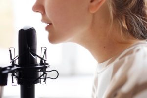 Expertas entregan recomendaciones para prevenir las patologías de la voz