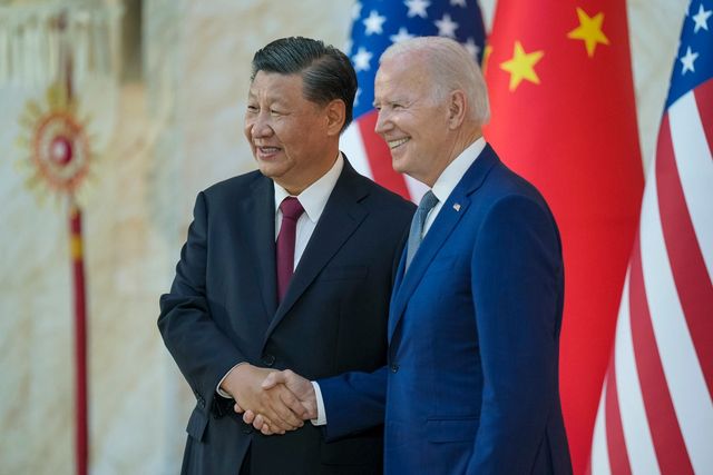 Biden pide a presidente de China paz y estabilidad en Estrecho de Taiwán
