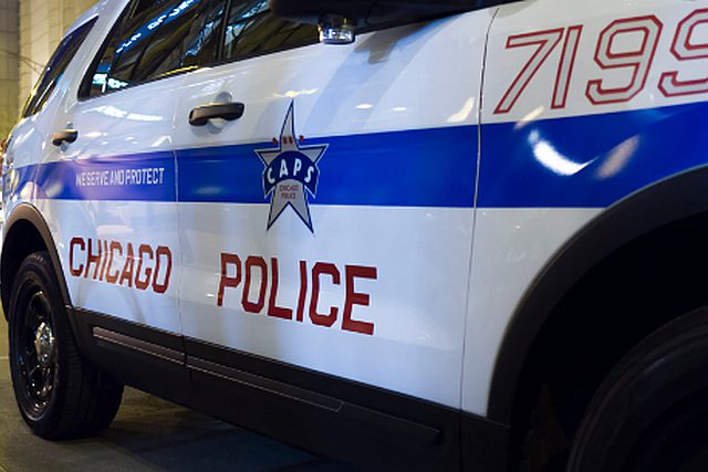 La Policía de Chicago (EEUU) se encuentra bajo escrutinio público después de que saliera a la luz un incidente ocurrido a finales de marzo. En un vecindario de la ciudad, cinco oficiales dispararon 96 veces contra un conductor después de un controvertido encuentro.