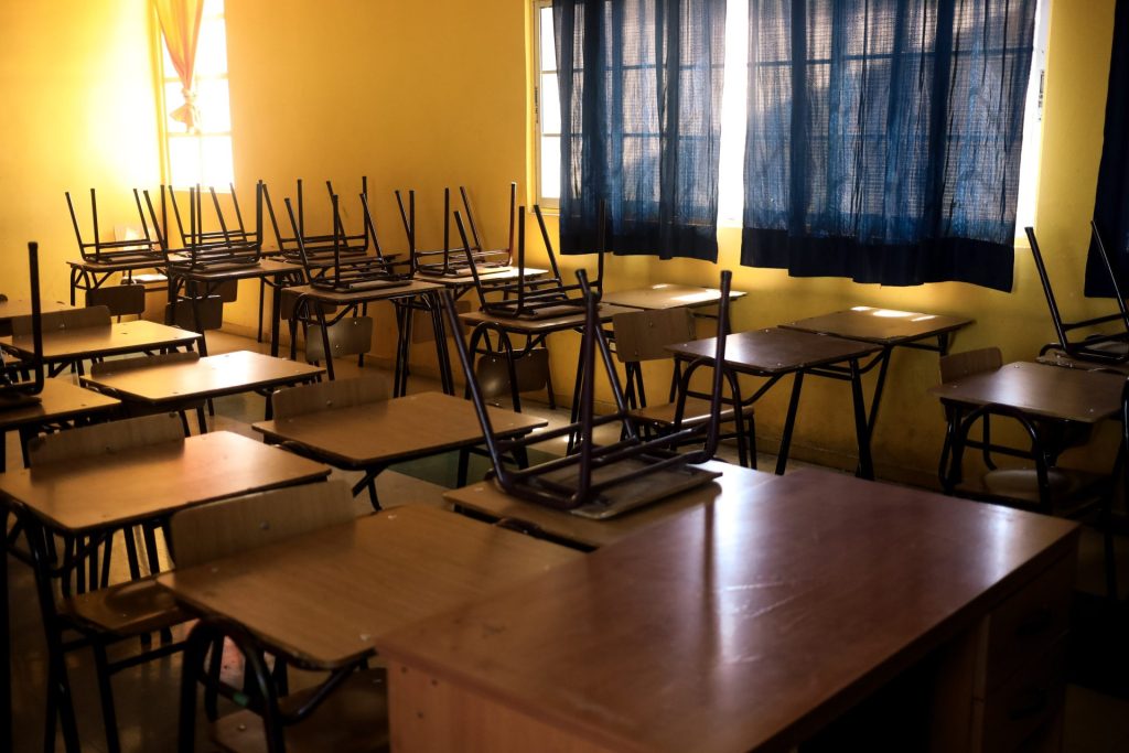 La Corporación Municipal de Desarrollo Social de la comuna de Calama, en la región de Antofagasta, anunció la suspensión preventiva de clases en establecimientos municipales.