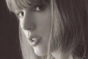 La cantante Taylor Swift lanza disco doble