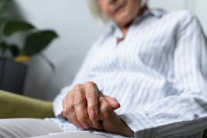 Parkinson: Primeros síntomas y recomendaciones para el día a día