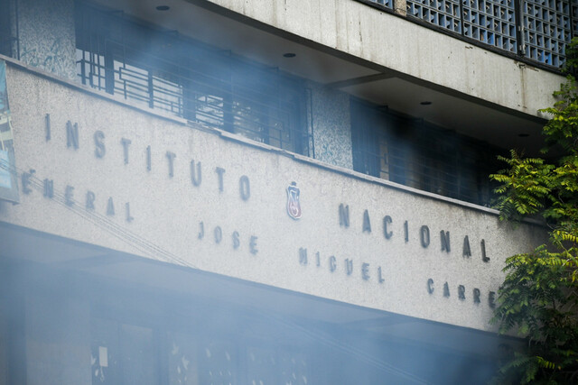 Santiago: Reportan manifestación afuera del Instituto Nacional