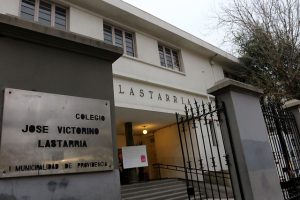 Providencia: Barricadas en el exterior del Liceo Lastarria