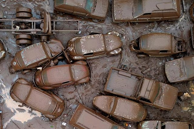 Las devastadoras inundaciones en el sur de Brasil han cobrado la vida de 57 personas, según el informe más reciente de las autoridades locales.