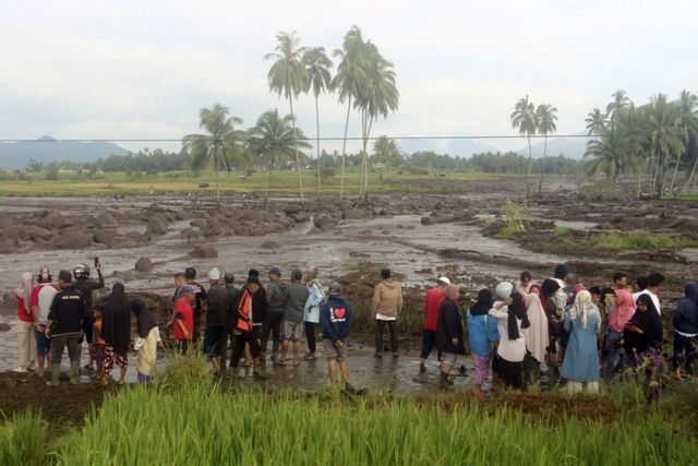 Flujos de lava fría dejan 41 muertos y 17 desaparecidos en Indonesia tras torrenciales lluvias