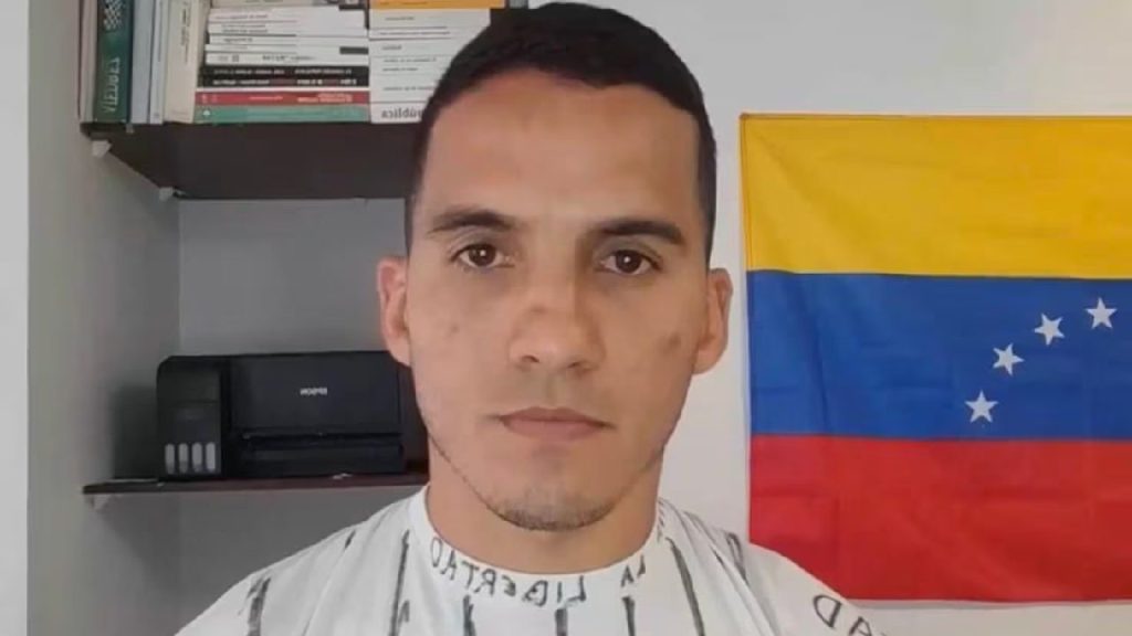 El fiscal general de Venezuela, Tarek William Saab, anunció el sábado pasado su intención de solicitar a Chile el registro migratorio del teniente Ronald Ojeda (32), quien fue secuestrado el 21 de febrero en su residencia en la comuna de Independencia.