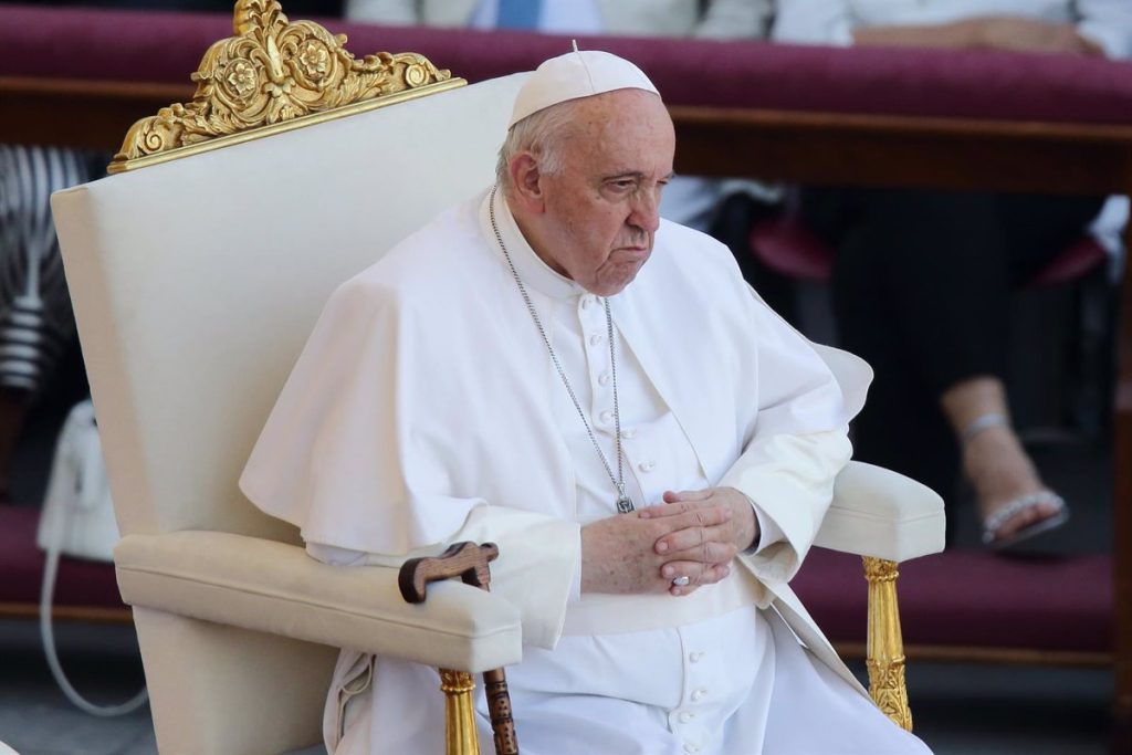 Papa Francisco: "Ya hay demasiado mariconeo" en los seminarios