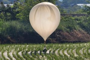 Norcorea vuelve a lanzar globos con desechos a Corea del Sur