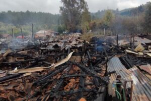 El fuego devastó un área ceremonial perteneciente a una comunidad mapuche en Temuco, en la región de La Araucanía, marcando el segundo incidente de este tipo en menos de un mes.