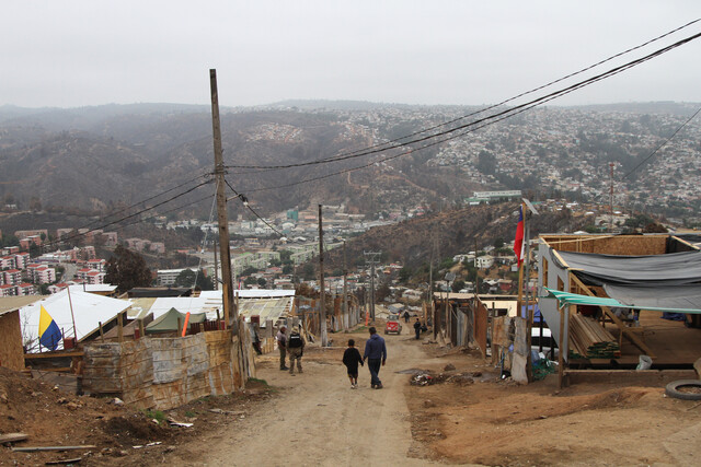 Valparaíso: Victimas de megaincendio siguen sin hogares